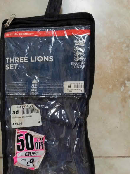 Photo of free Wooden cricket set (New Malden KT3) #1