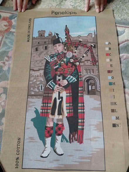 Photo of free Tapestry canvas (Stroud GL5) #1