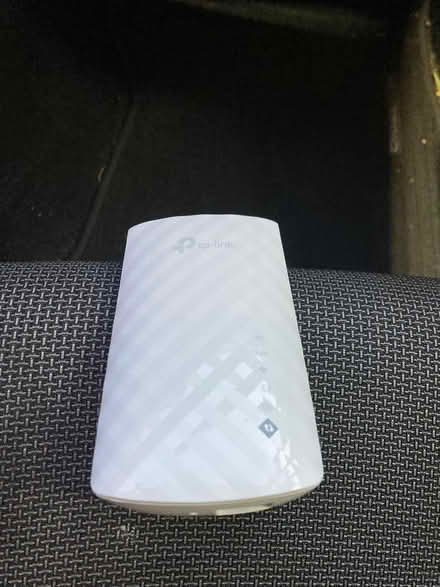 Photo of free Tp- link router extender (East Richmond heights) #1