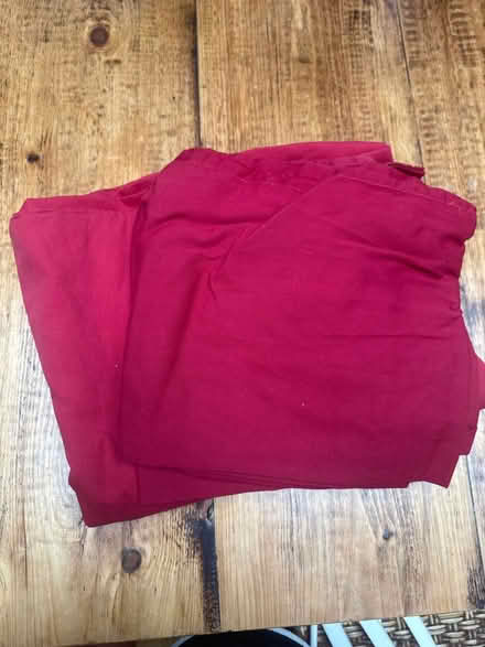 Photo of free Red double duvet cover + 2 pillows (Wood Green N22) #1