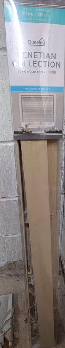 Photo of free Wood Effect Blind 105cm x 120cm (West Hallam DE7) #1