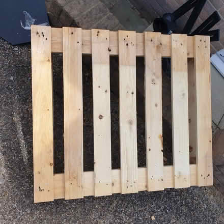 Photo of free x1 clean wooden pallet (seaton EX12) #1