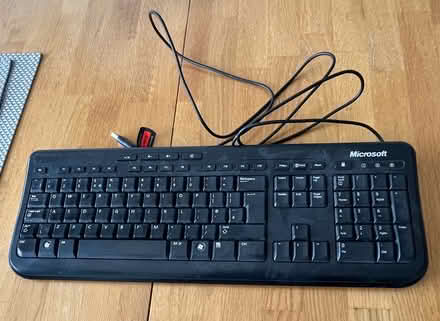 Photo of free Microsoft keyboard and Logitech mouse (Mandeville DT4) #1
