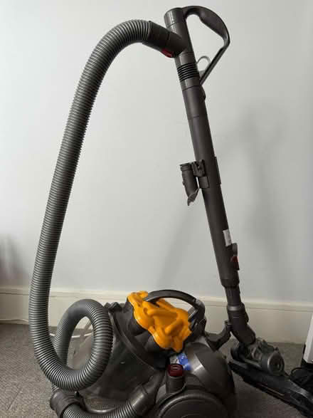 Photo of free Dyson D19 Cylinder Vacuum (Alexandra park N22) #4