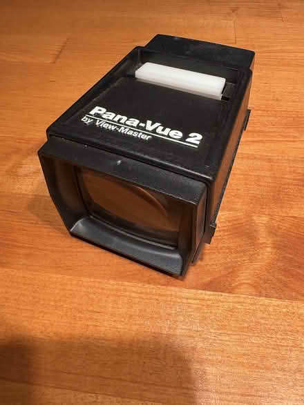 Photo of free Slide viewer, battery operated (Jane/Bloor) #1