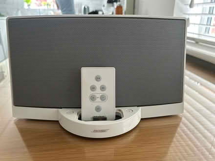 Photo of free Bose speaker & IPod (Maidenhead, SL6) #1
