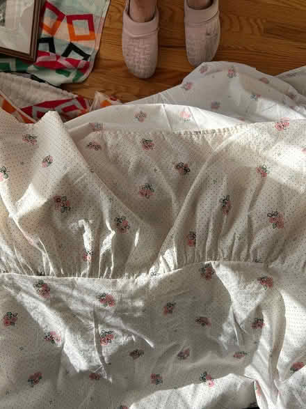 Photo of free Double size duvet & bedskirt (Near Steels & Leslie) #4