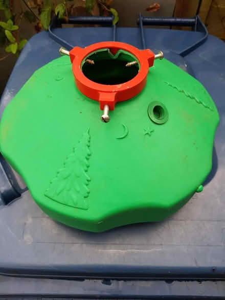 Photo of free Christmas Tree Stand - CB24 (CB24) #1