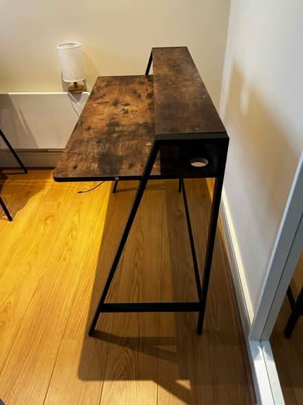 Photo of free Desk (Bermondsey SE16 4UE) #1