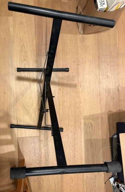 Photo of free Keyboard stand a bit wobbly (94087) #3