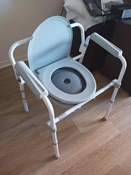 Photo of free Commode 2 white (Baseline/Greenbank) #2