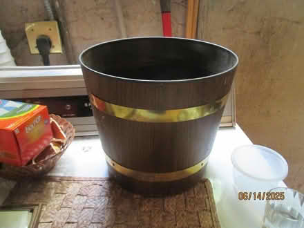 Photo of free faux wood barrel-type pot (Seattle - Greenlake) #1