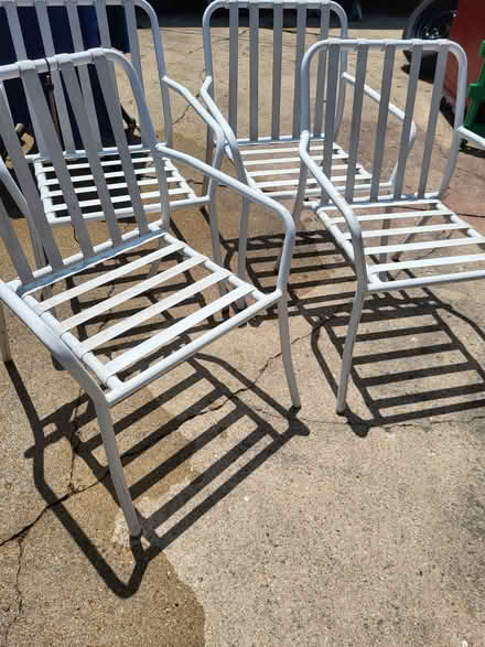 Photo of free 4 outdoor chairs (135th St East of Weber.) #1