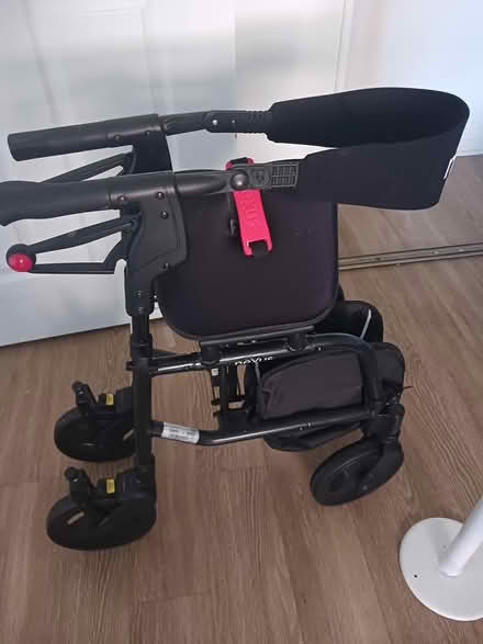 Photo of free Rollator walker (outdoor) (Baseline/Greenbank) #4