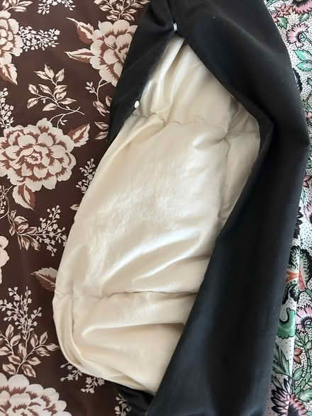 Photo of free Double size duvet & bedskirt (Near Steels & Leslie) #3