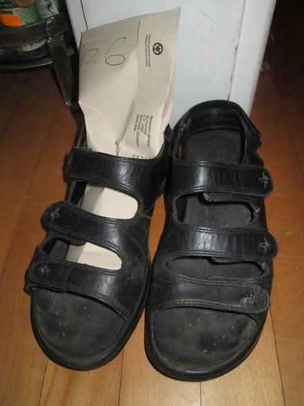 Photo of free black sandals (Old Ottawa South) #1