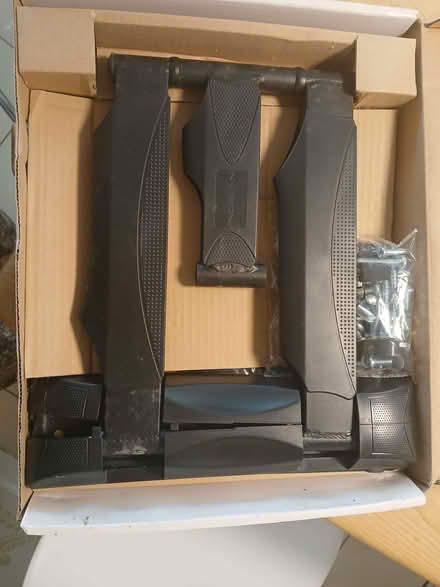Photo of free TV cantiever wall mount. Collect OX5 1AT (Kidlington OX5) #2