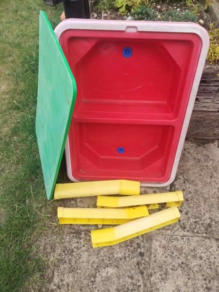 Photo of free Sand and water table with lid (Purley on Thames RG8) #1