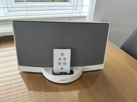 Photo of free Bose speaker & IPod (Maidenhead, SL6) #4