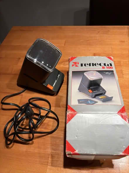 Photo of free Reflecta B100 Slide viewer (Jane/Bloor) #1