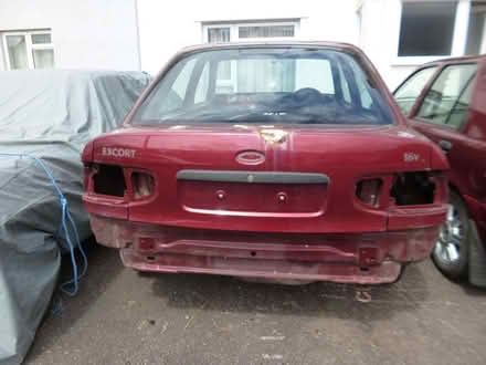 Photo of free Ford Escort Mk6 rolling shell (Patchway BS34) #4