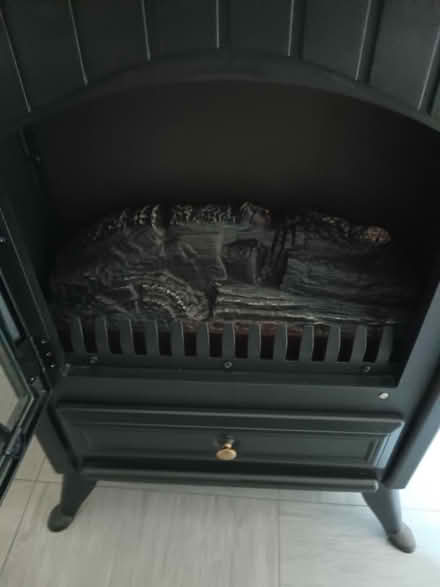Photo of free Electric fire (Waterlooville PO7 5XL) #1