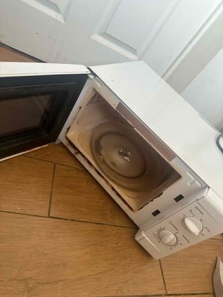 Photo of free microwave (Woodhouse S13) #2