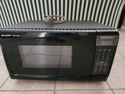 Photo of free microwave oven (SE Portland) #1