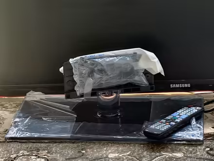 Photo of free 46" Samsung smart TV w/stand (Clinton Corners) #2