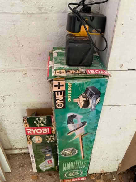Photo of free Hedge trimmer and garden saw (Exeter EX4) #1