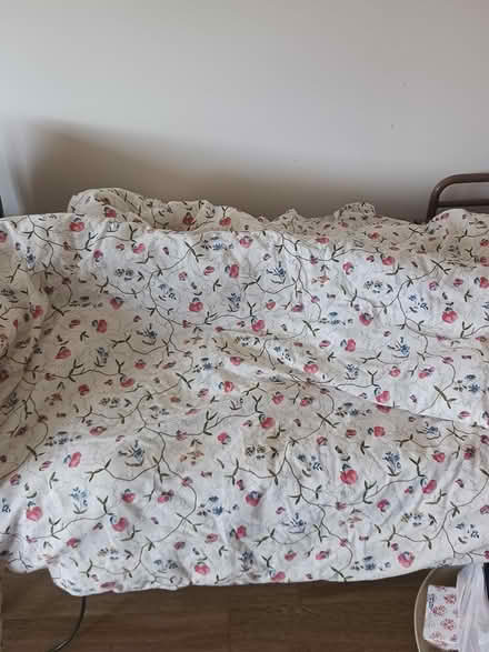 Photo of free Queen sized duvet and cover (Baseline/Greenbank) #1