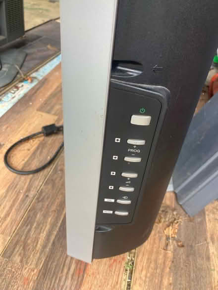 Photo of free 32” tv (Kingston park NE3) #2