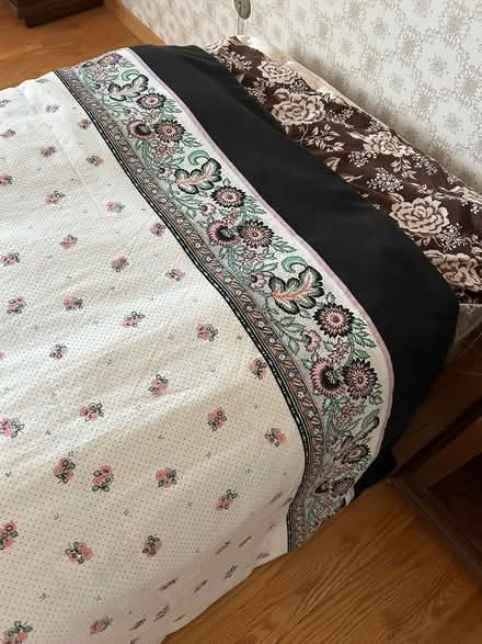 Photo of free Double size duvet & bedskirt (Near Steels & Leslie) #2