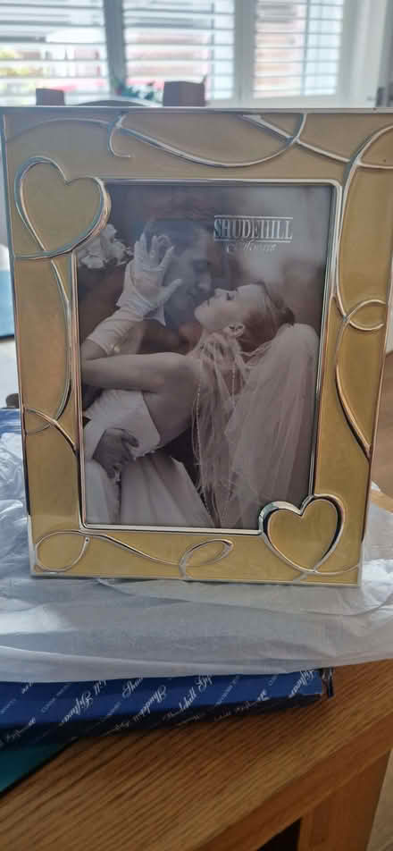 Photo of free Brand new photo frame (Knighton LD7) #1
