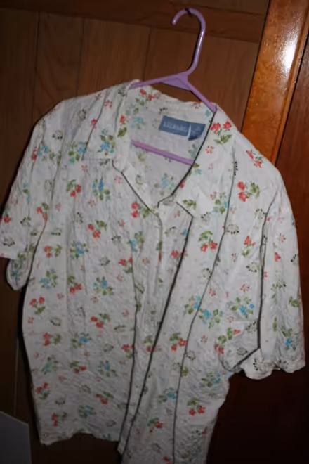 Photo of free size 3X women's shirt (Big Timber & Randall Rd, Elgin) #1