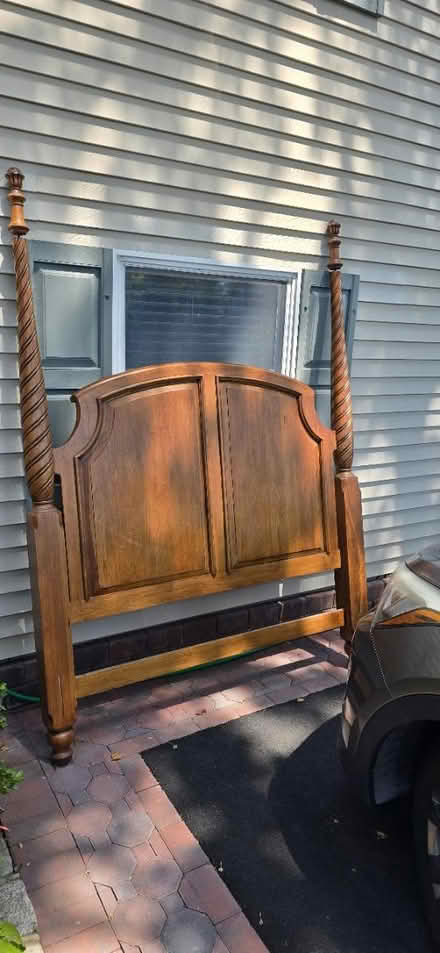 Photo of free 4 post bed frame (132 Chester Ave, Mass.Park NY) #2