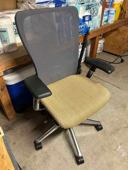 Photo of free Desk chair (Willowgate) #1