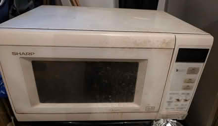 Photo of free Sharp 1000W Microwave (Brook Green) #1