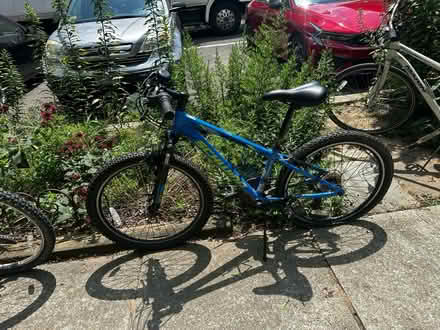 Photo of free Bikes! 2 kids, 1 womens hybrid (Palisades, NW, WDC) #2