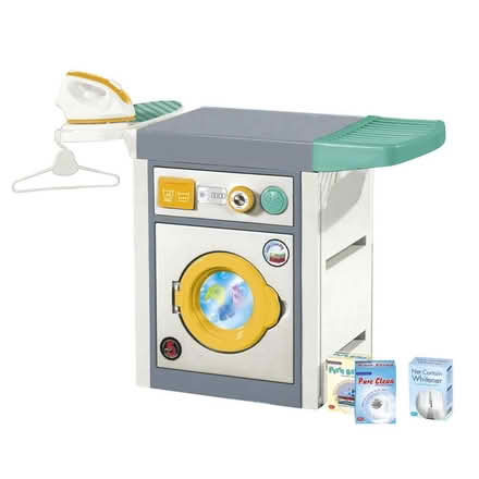 Photo of Play kitchen and washing area (Ruislip HA4) #2