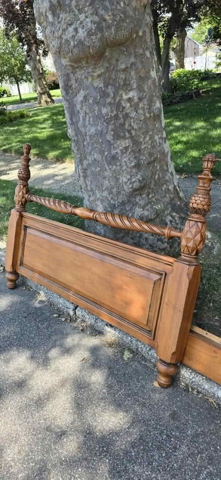 Photo of free 4 post bed frame (132 Chester Ave, Mass.Park NY) #1