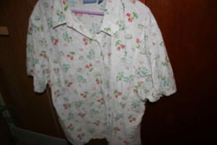 Photo of free size 3X women's shirt (Big Timber & Randall Rd, Elgin) #3