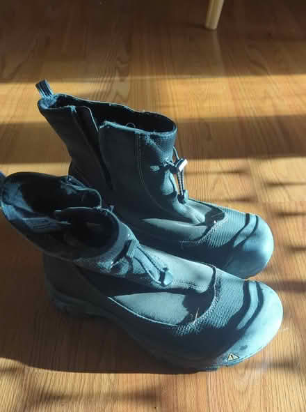 Photo of free size 8.5 water proof keen boots (downtown sunnyvale) #4