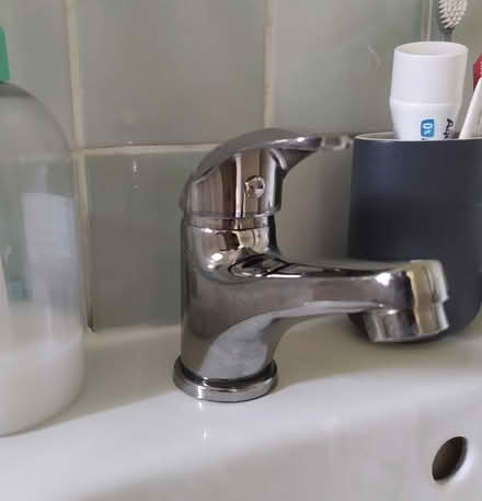 Photo of free Basin mono mixer tap x2 (Oxford OX2) #1