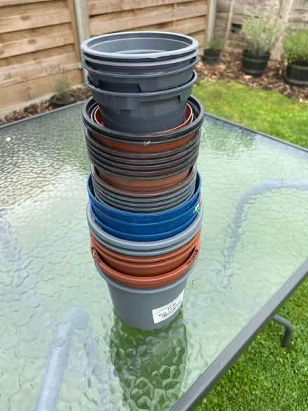 Photo of free Plant Pots (Tadworth KT20) #1