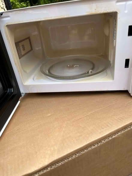 Photo of free Microwave oven (Rhydycroesau SY10) #2