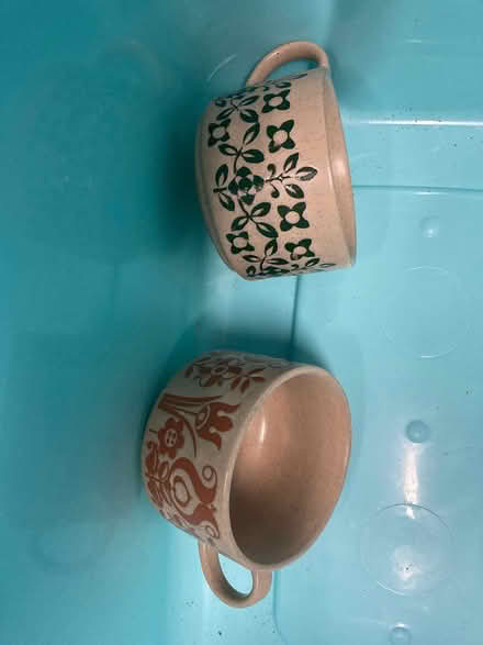 Photo of free 2 large coffee mugs, 1 green 1 gold (Foothill Boulevard Cupertino) #1
