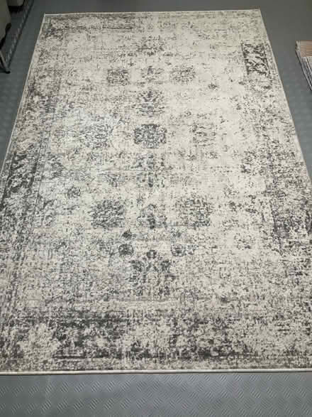 Photo of free Rug 160cm x 245cm (Strawberry Hill TW2) #1