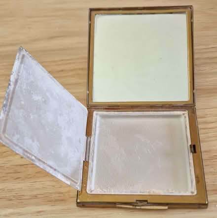 Photo of free Ladies Mirror Compacts (Lower Place OL16) #4