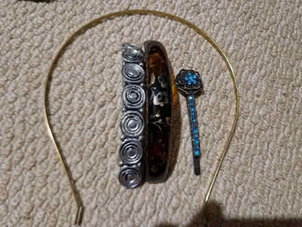 Photo of free Hairclips and jewellery (Sainsburys GL52) #1